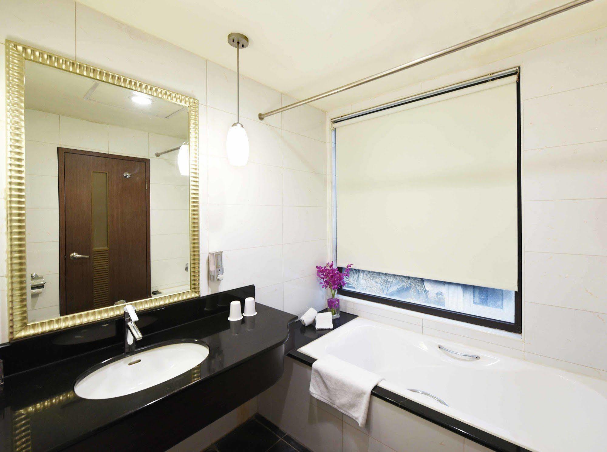 Fullon Hotel Sanyin Саншиа Екстериор снимка